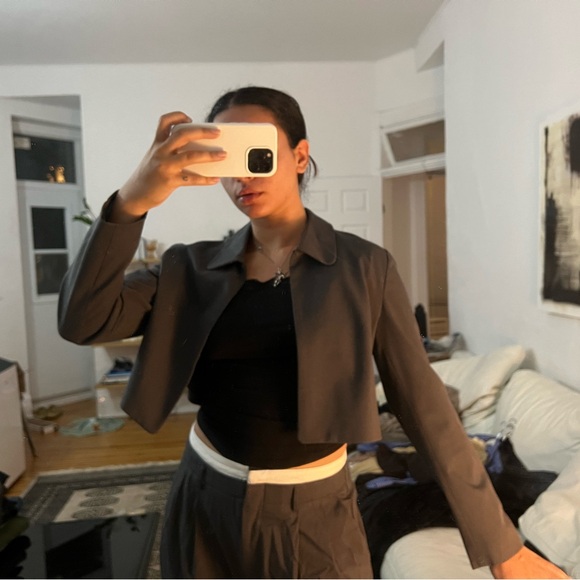 Grey Oak+Fort Cropped Blazer with clasps - Picture 5 of 6